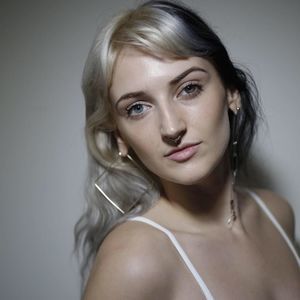 Meet your Posher, Filia